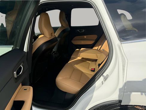 Used 2023 Volvo XC60 B5 Ultimate w/ Protection Package Premier image 27