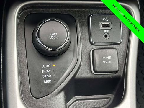 Used 2018 Jeep Compass Latitude w/ Cold Weather Group image 20