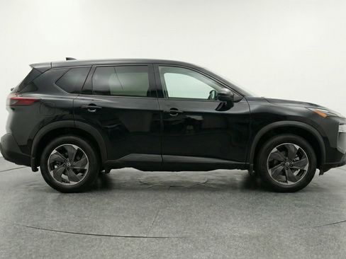 Used 2025 Nissan Rogue SV image 11