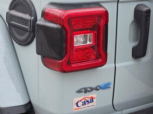 Used 2023 Jeep Wrangler Unlimited Rubicon 4xe image 10