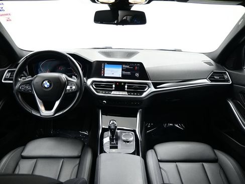 Used 2019 BMW 330i Sedan w/ Convenience Package RWD image 10
