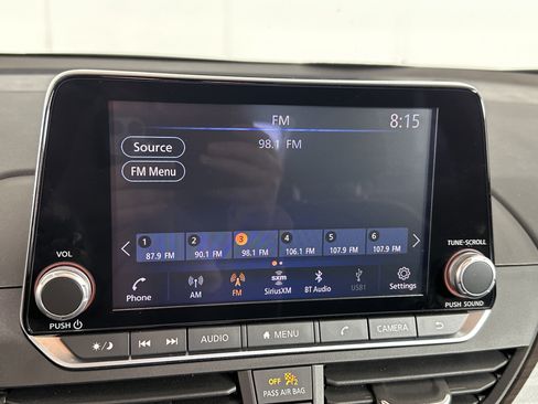 Used 2024 Nissan Altima 2.5 SV image 19