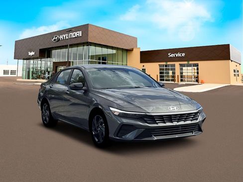 New 2026 Hyundai Elantra Sport FWD image 11