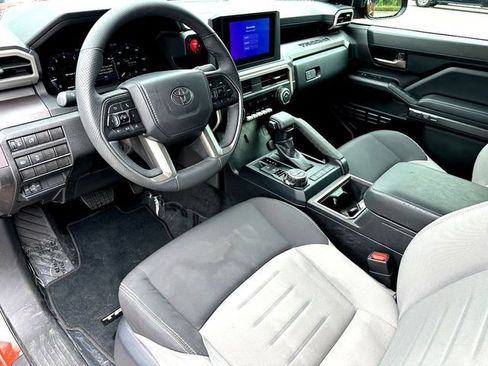 Used 2025 Toyota Tacoma TRD Off-Road AWD/4WD image 13