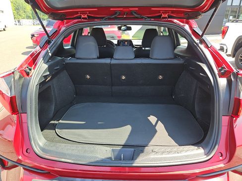 Used 2018 Toyota C-HR XLE FWD image 28