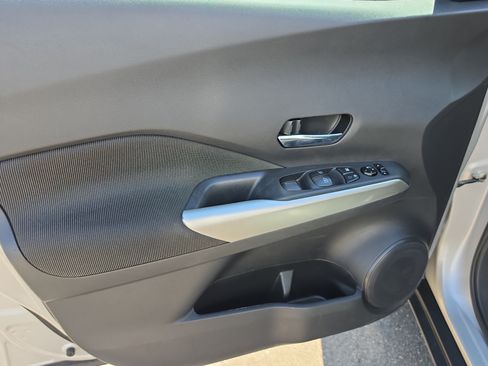 Used 2020 Nissan Kicks SV FWD image 17