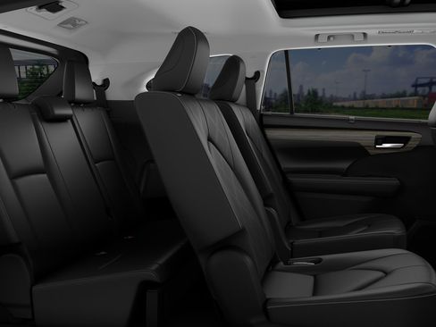 New 2026 Toyota Highlander Platinum AWD/4WD image 2