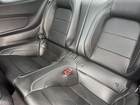 Used 2022 Ford Mustang Shelby GT500 w/ Technology Package RWD image 5