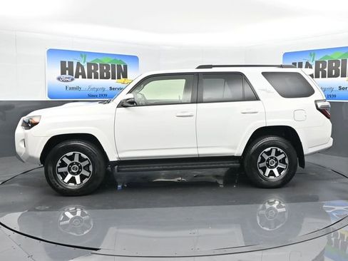 Used 2024 Toyota 4Runner TRD Off-Road Premium image 2