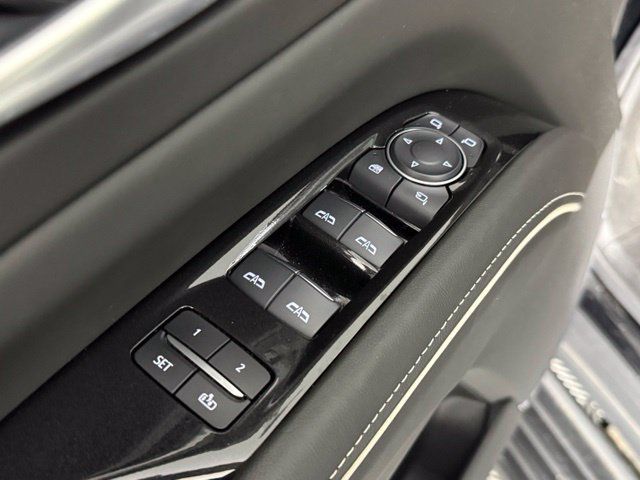 Used 2024 Cadillac Escalade ESV V AWD/4WD image 22