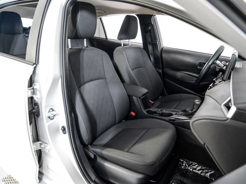 Used 2025 Toyota Corolla LE FWD image 32