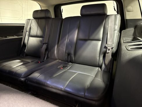 Used 2008 Chevrolet Suburban LT w/ LT Preferred Equipment Group AWD/4WD image 22