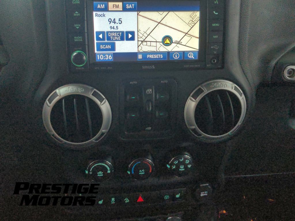 Used 2015 Jeep Wrangler Unlimited Rubicon w/ Connectivity Group AWD/4WD image 19