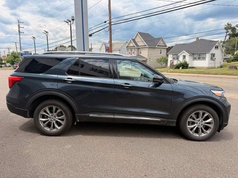 Used 2022 Ford Explorer Limited w/ Equipment Group 301A AWD/4WD image 5