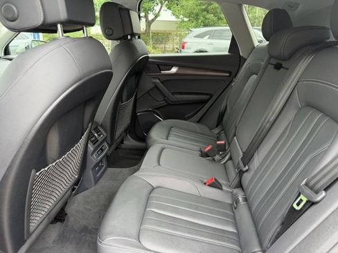Used 2023 Audi Q5 2.0T Premium w/ Convenience Package AWD/4WD image 12