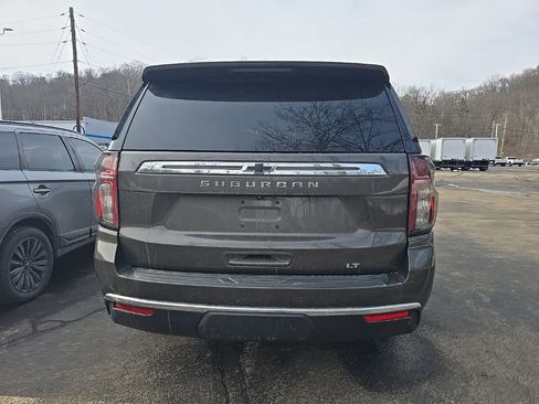 Certified 2021 Chevrolet Suburban LT w/ LT Signature Package image 9