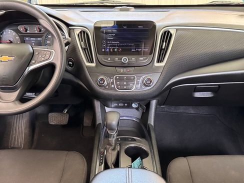 Used 2024 Chevrolet Malibu LT FWD image 3
