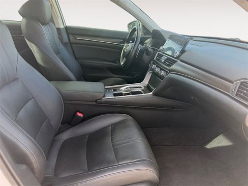 Used 2019 Honda Accord Touring image 15