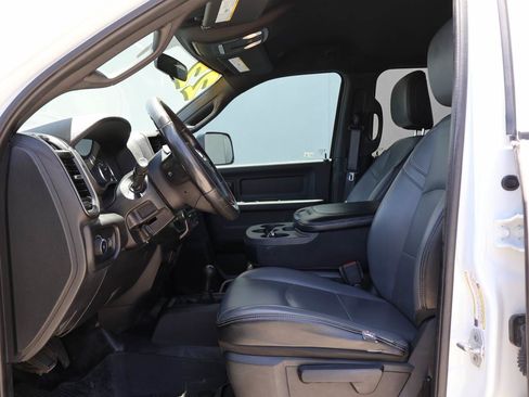 Used 2022 RAM 2500 Tradesman w/ Chrome Appearance Group AWD/4WD image 8