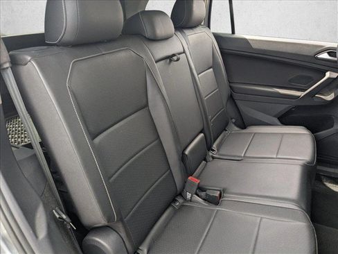 Used 2021 Volkswagen Tiguan SE w/ Panoramic Sunroof Package FWD image 22