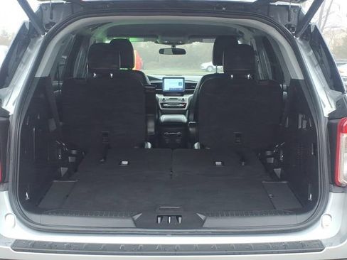 Used 2023 Ford Explorer XLT w/ Equipment Group 202A image 6