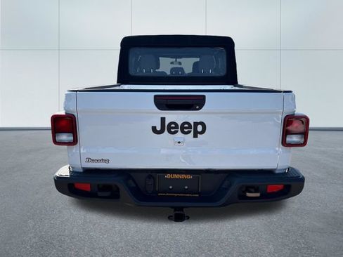 Used 2024 Jeep Gladiator Sport AWD/4WD image 3