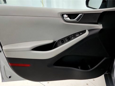 Used 2020 Hyundai Ioniq SEL image 22