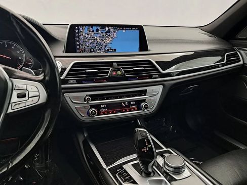 Used 2019 BMW 750i xDrive w/ M Sport Package AWD/4WD image 14