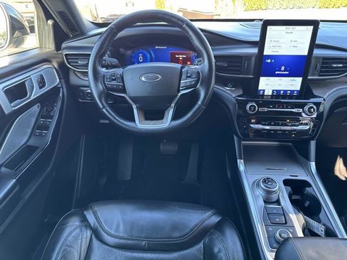 Used 2021 Ford Explorer Platinum w/ Equipment Group 601A image 27