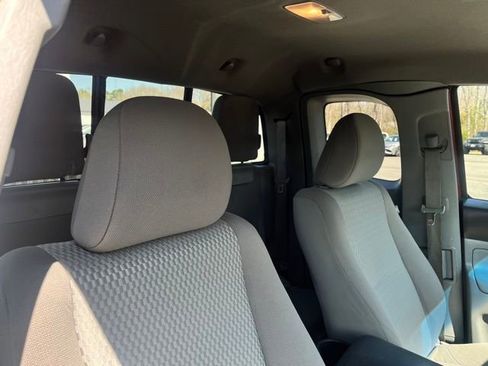 Used 2013 Toyota Tacoma 4x4 Access Cab w/ SR5 Pkg image 21