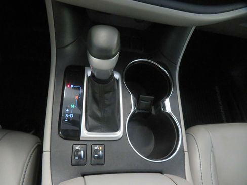 Used 2016 Toyota Highlander XLE FWD image 47