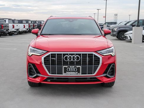 Used 2023 Audi Q3 2.0T Premium w/ 19" Wheel Package image 2