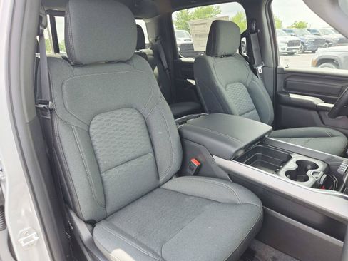 New 2026 RAM 1500 Express AWD/4WD image 16