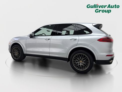 Used 2017 Porsche Cayenne Platinum Edition w/ Premium Package (PJV) AWD/4WD image 4