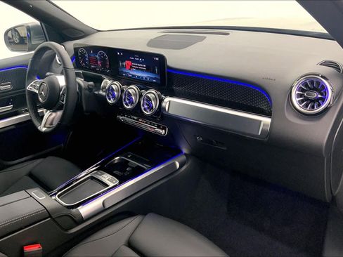 Used 2026 Mercedes-Benz GLB 250 image 11