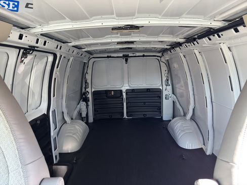 New 2025 Chevrolet Express 3500 w/ Driver Convenience Package image 9