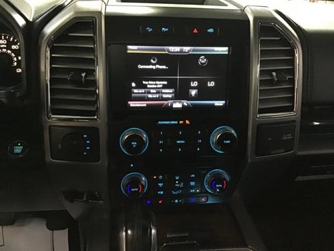 Used 2015 Ford F150 Platinum w/ Equipment Group 701A Luxury AWD/4WD image 15