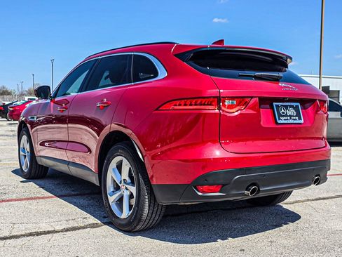 Used 2019 Jaguar F-PACE Premium image 4