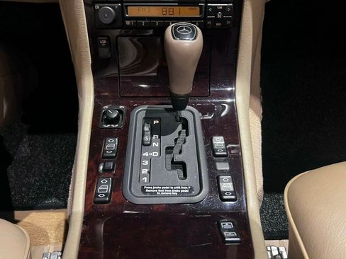 Used 1998 Mercedes-Benz S 420 image 19