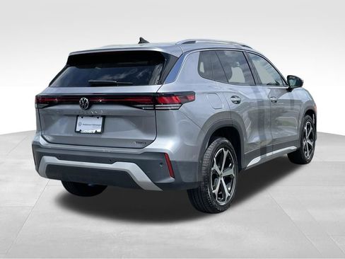 Certified 2025 Volkswagen Tiguan SE AWD/4WD image 4