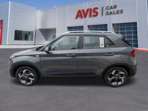 Used 2025 Hyundai Venue SEL FWD image 10