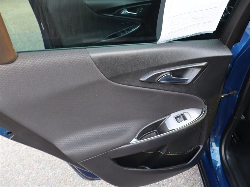 Used 2019 Chevrolet Malibu LT FWD image 18