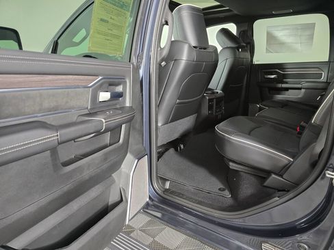 New 2026 RAM 2500 Laramie AWD/4WD image 34