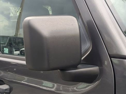 Used 2022 Jeep Gladiator Willys image 12