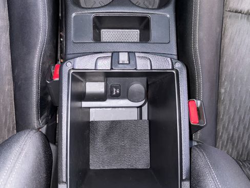 Used 2018 Nissan Rogue S image 16