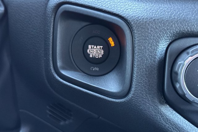 Used 2025 Jeep Gladiator Sport AWD/4WD image 22