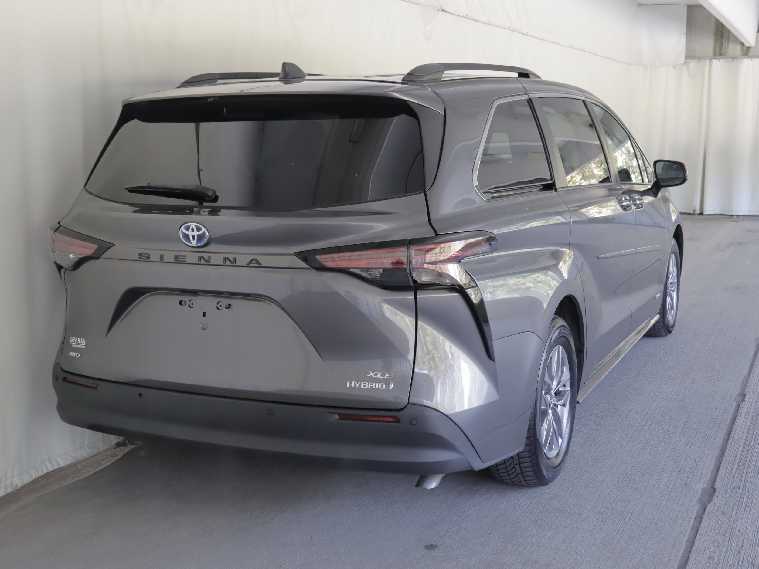 Used 2021 Toyota Sienna XLE w/ XLE Plus Package AWD/4WD image 7