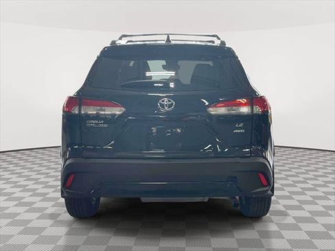 Used 2022 Toyota Corolla Cross LE w/ Moonroof Package AWD/4WD image 6