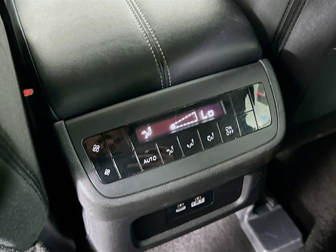 Used 2024 Nissan Pathfinder SV image 26