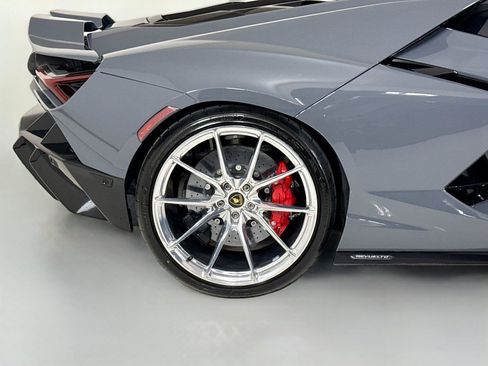 Used 2024 Lamborghini Revuelto AWD/4WD image 37